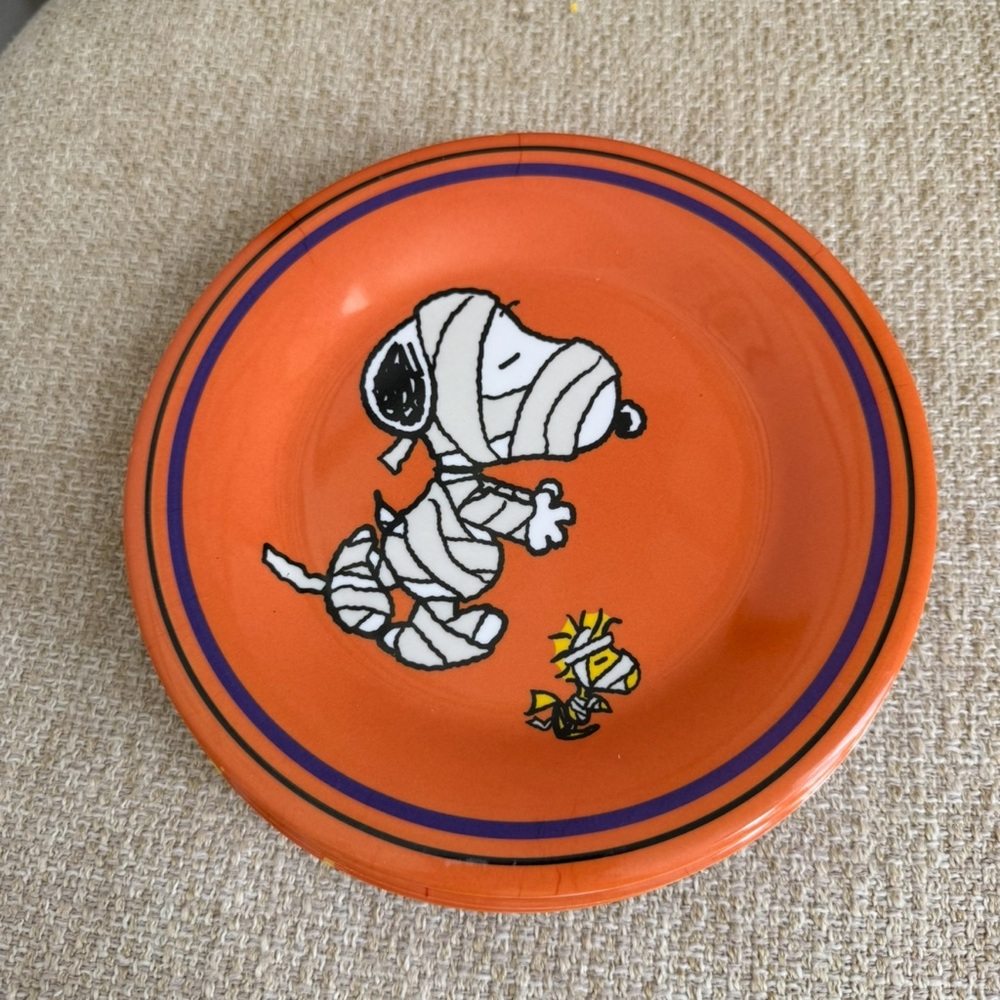 Peanuts Snoopy and Woodstock Halloween plates set of 4
